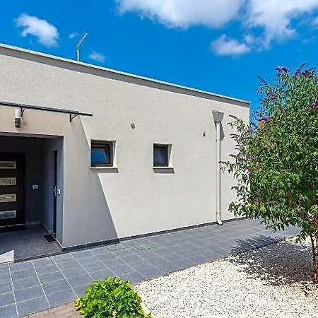 Leandra Comfortable 3* Novigrad (Istria)